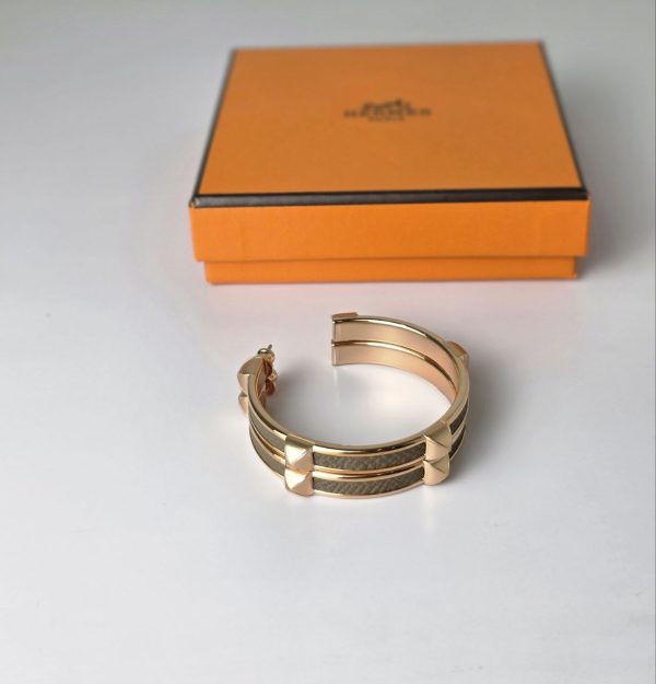 Hermes Athena earrings, large model - Image 2