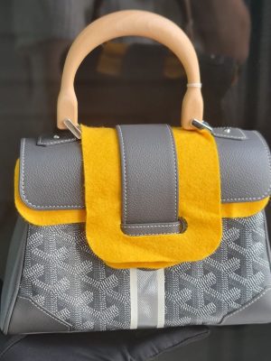 Goyard saigon size mini